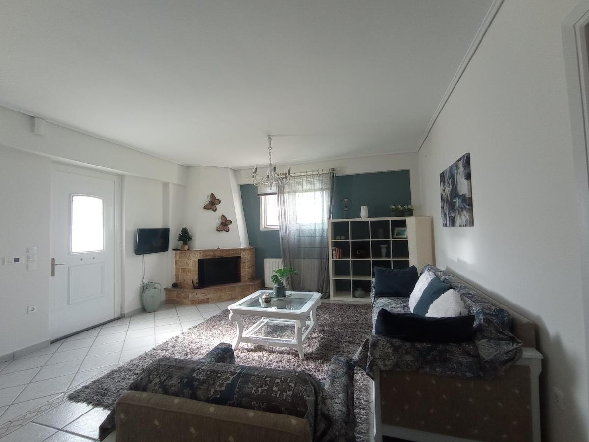 Flat With Garden Near Sea, Port And Airport Apartamento Loútsa Exterior foto